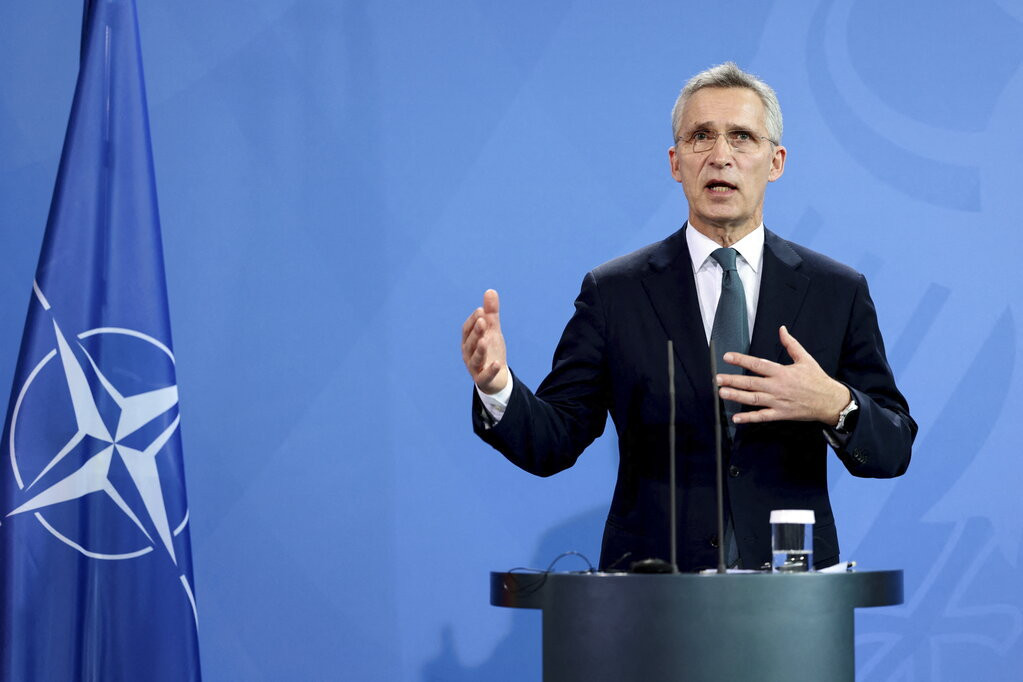 Stoltenberg: NATO ne planira da razmesti trupe u Ukrajinu
