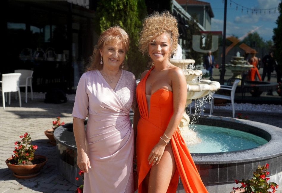 Mama Teodore Džehverović bez dlake na jeziku o ćerki i njenom dečku, pomenula i Brenu: Pregurali su težak period