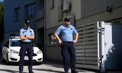 Bolesnik iz Hrvatske prskao pse biber-sprejem! Kada mu je prišao vlasnik jednog, poprskao i njega