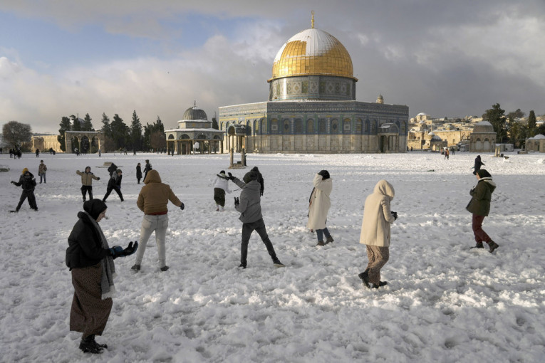 Klima podivljala: Posle Turske i Grčke, i Jerusalim pod snegom! Ne rade škole, a neki su jedva dočekali grudvanje  (VIDEO/FOTO)