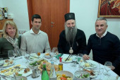 Kakva čast! Posle pričešća Novak sa porodicom na ručku kod patrijarha!