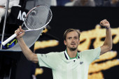 Da li će Medvedev razmišljati o Novaku dok igra finale sa Nadalom? Iskreni osmeh Rusa krije odgovor
