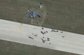 "Nevidljivi" završio u travi i na Gugl mapama: Američki B-2 stealt bombarder izleteo sa piste (FOTO)