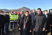 Premijerka obišla deonicu auto-puta od Preljina do Pakovraće: "Ovo je naša zemlja i mi za nju radimo srcem i dušom" (FOTO)