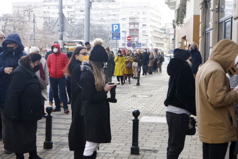 Redovi ispred Beogradske filharmonije: Koncert velikog umetnika rasprodat za manje od pola sata (FOTO)