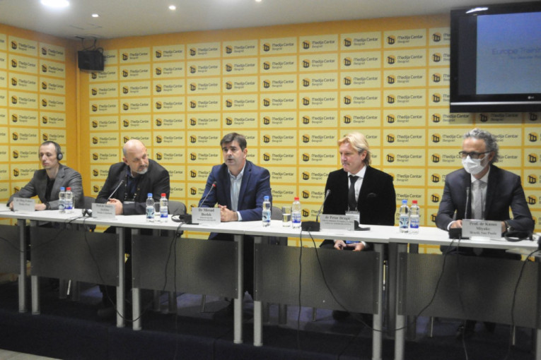 U Beograd stigli vrhunski eksperti za vensku estetiku: Laserske operacije vena revolucionarno promenile način lečenja