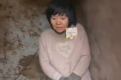 Užas nad užasima u Kini: Majka osmoro dece živi sa lancem oko vrata - svet u šoku (VIDEO)