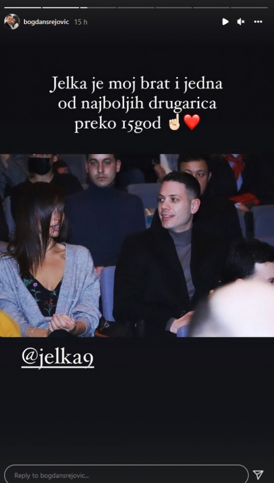 Oglasio se Cecin Bogdan zbog fotografije sa zgodnom crnkom (FOTO)