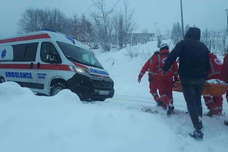 Hitna ima pune ruke posla! Žena teško stradala na Bežanijskoj kosi