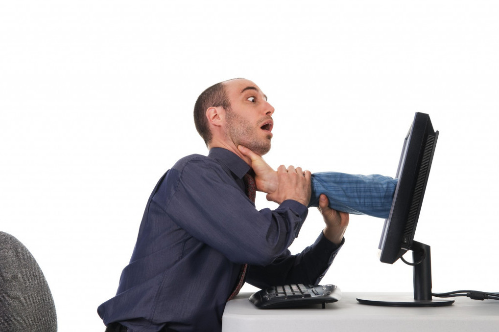 Mračno internet nasilje koje završi na sudu: Fotografije dece ne objavljujte ni slučajno, a za ovo delo najčešće pljušte tužbe!