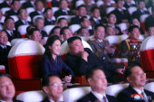 Kimova žena viđena u javnosti posle nekoliko meseci: Publika oduševljeno ustala i aplaudirala (VIDEO)