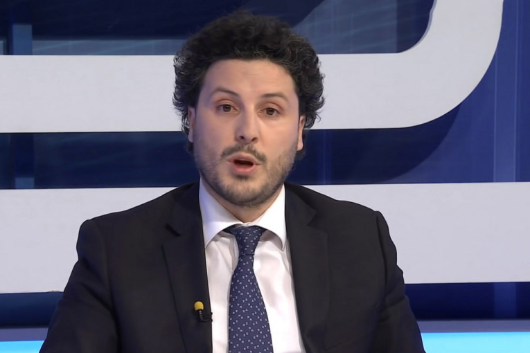 Crna Gora se u krizi okrenula Srbiji: Abazović pregovara isporuku hrane, evo šta je tražio...