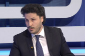 "Nemam problem da potpišem Temeljni ugovor": Abazović tvrdi da želi paraf, javnost se pita šta stoji iza svega?
