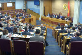 Po diktatu NATO! Crnogorska skupština usvojila Rezoluciju kojom se osuđuje "agresija na Ukrajinu" - protiv glasali poslanici DF