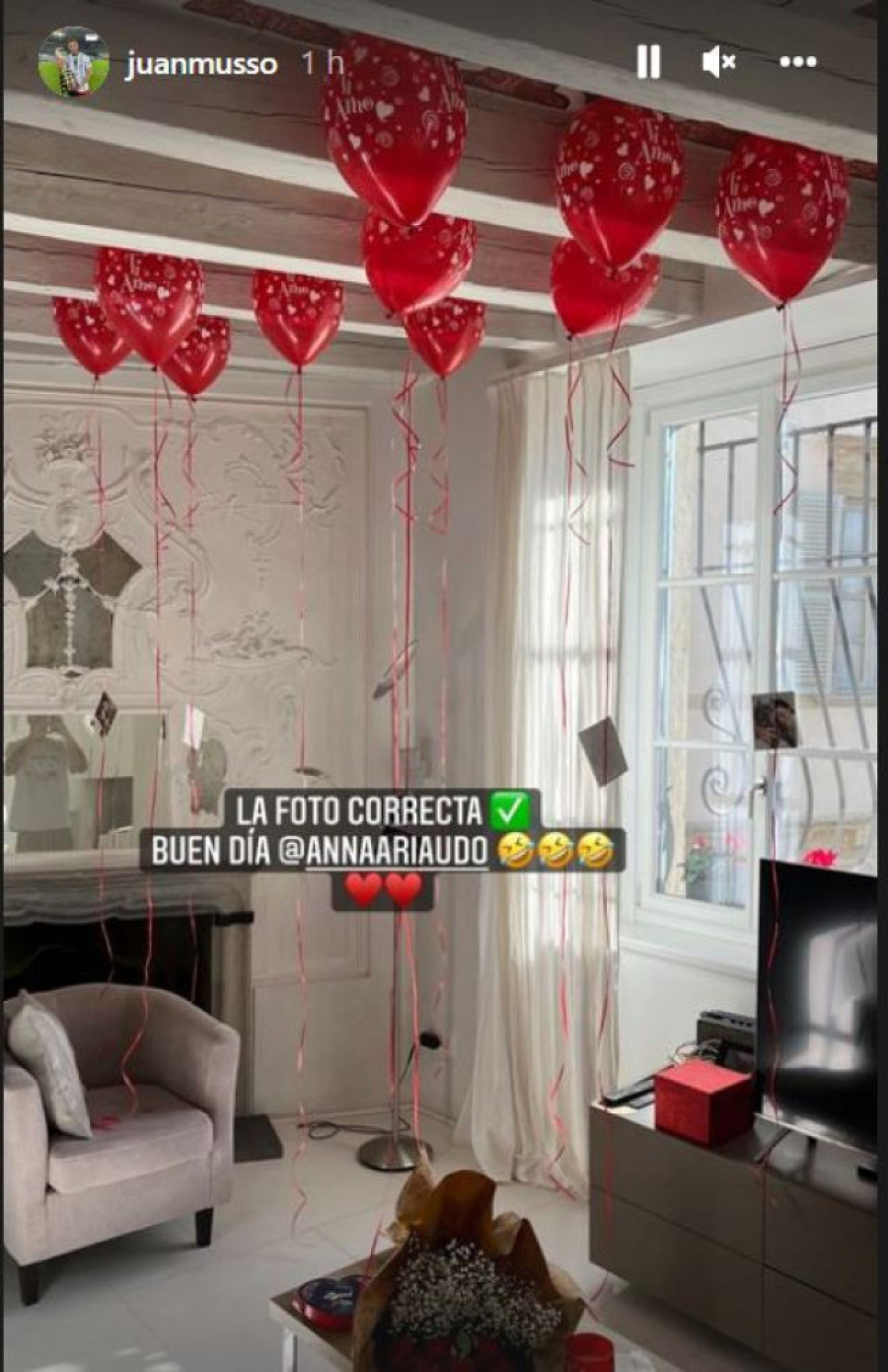 "Nema ni šešir"! Golman Atalante uslikan nag, a njegova devojka sve objavila na društvenim mrežama (FOTO)