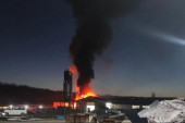 Strašan  požar u Beočinu! Gori fabrika paleta - vatrena stihija guta sve pred sobom (FOTO)
