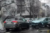 Drama od ranog jutra! Sudar na Starom gradu - automobili potpuno smrskani (FOTO)