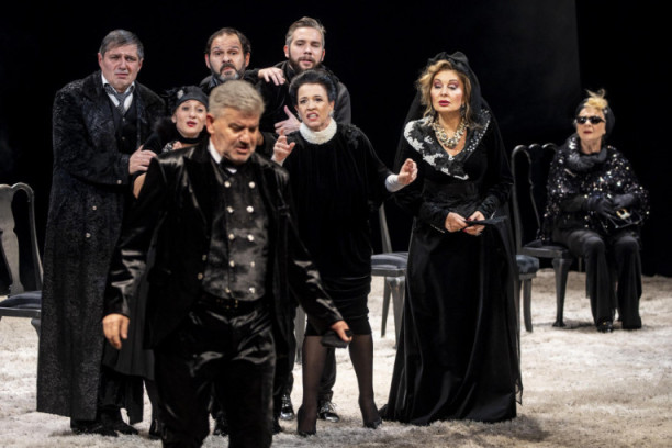 Mini turneja Narodnog pozorišta: "Ožalošćena porodica" u Sarajevu i Banjaluci