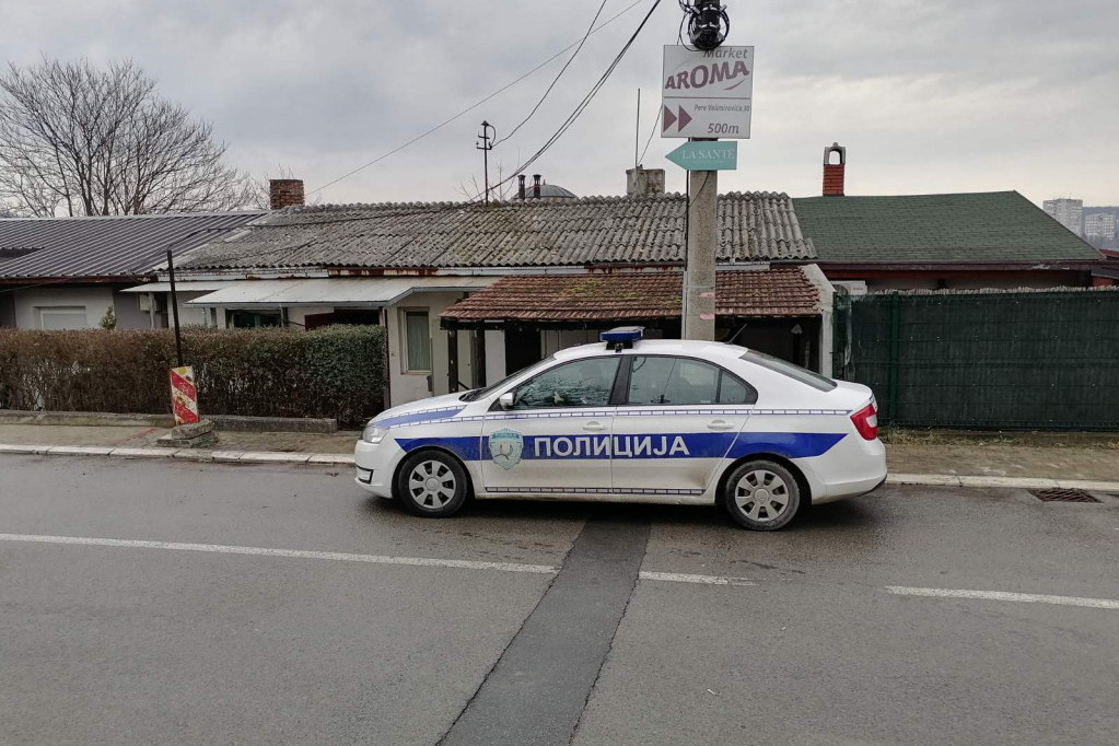 Uhapšen zbog ugrožavanja sigurnosti: Pijani gost nasrnuo na vlasnika kafane