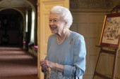 Kraljica Elizabeta počela sa proslavom platinastog jubileja: Raspoložena dočekala goste, neki se zabrinuli što je smršala (FOTO)