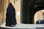 Talibani izdali naređenje: Sve žene moraju da nose burku, najbolje da ne izlaze iz kuća!