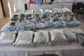 Pala petorka zbog 63 kilograma marihuane: Policija ih zatekla na delu
