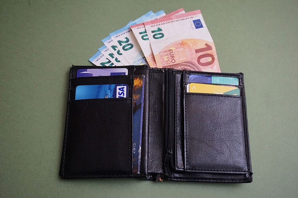 Nebojša je našao novčanik sa 1.000 evra kraj puta i odmah je znao šta treba da uradi: Vlasnik ostao u šoku!