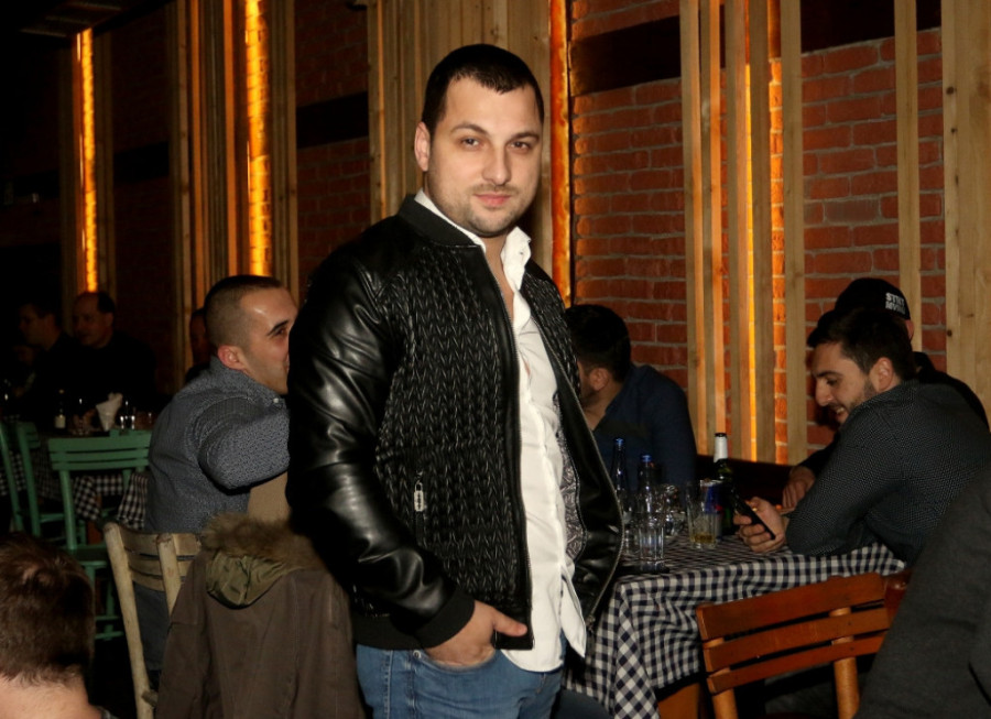 Naš pevač čeka peto dete, a sada otkriva da li će biti na ženinom porođaju: Zezala me je da nemam hrabrosti za to!