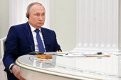 Makron bi da razgovora s Putinom: Nisam promenio broj telefona