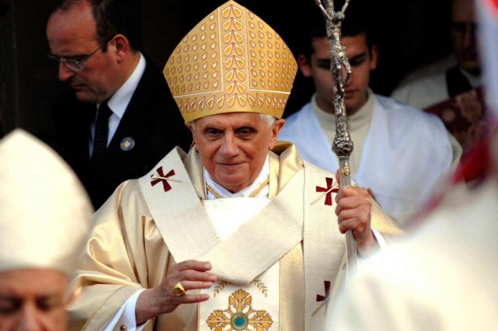 Opustošena crkva u Nemačkoj: Lopovi ukrali krst pape Benedikta XVI i sav novac koji su našli