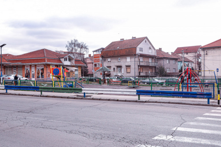 Nakon pisanja 24sedam, počelo uređenje parka u Zemunu: Neimari sređuju igralište u koje je uleteo autobus!