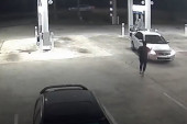 Upao u kola trudnice, pa pokušao da je pregazi na benzinskoj pumpi (VIDEO)