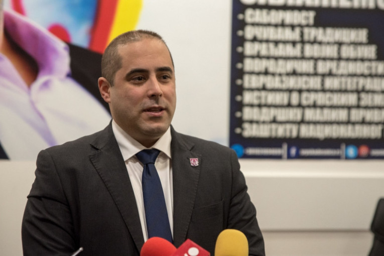 Miša Vacić doživeo sudar, pa se potukao s vozačem!