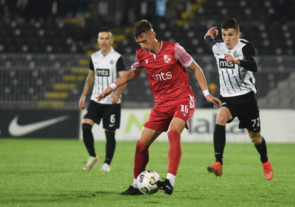 FK Radnički Niš - Naš fudbaler Stefan Mitrović dobio je