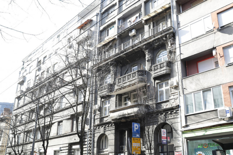 Šta ako kaplje voda iz komšijske klime po vašoj terasi? Ovo bi trebalo prvo da uradite