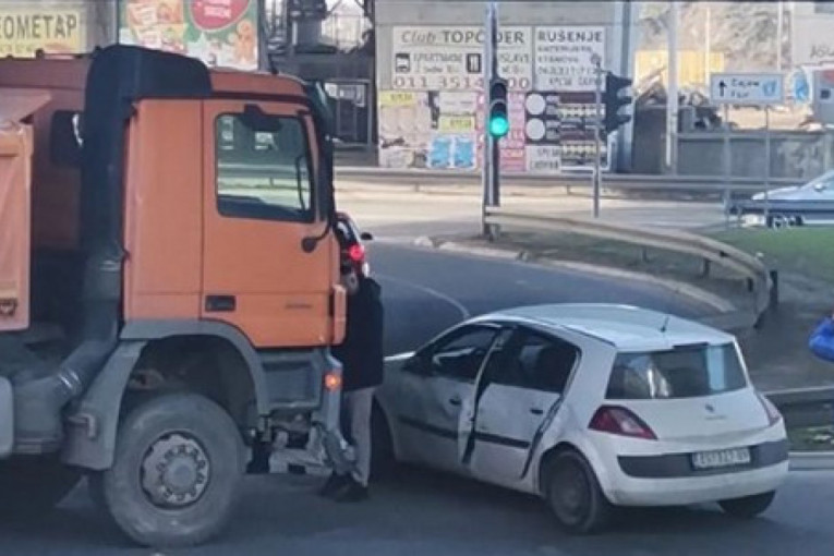 "Zakucao se u mene i gurao me 20 metara": Sudar napravio kolaps ispod Mostarske petlje