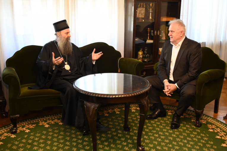 Porodica je osnov nacije i društva: Ministar Dmitrović se sastao sa patrijarhom Porfirijem (FOTO)