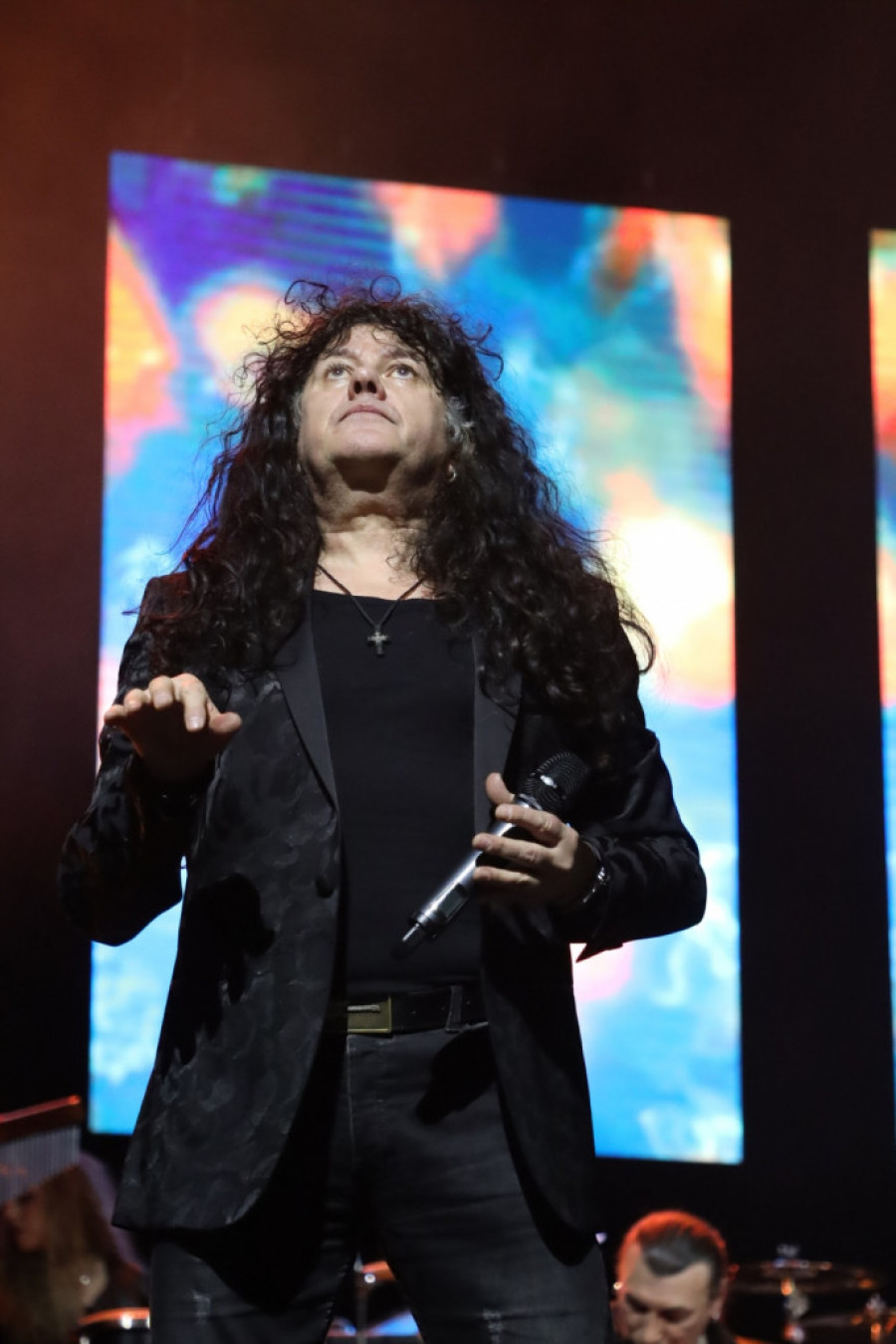 Legendarni sastav “Kerber” obeležio 40 godina: Muzička ekstaza uz gudače na akustičnom koncertu (FOTO)