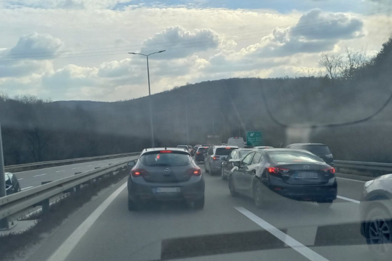 Teretna vozila na Horgošu čekaju satima