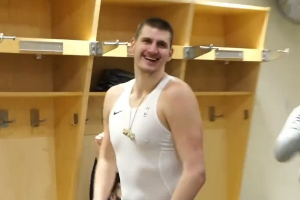 Jokić odmah uzeo iz ruku trenera ono što mu pripada! Svlačionica Denvera u ekstazi zbog poteza Srbina (VIDEO)