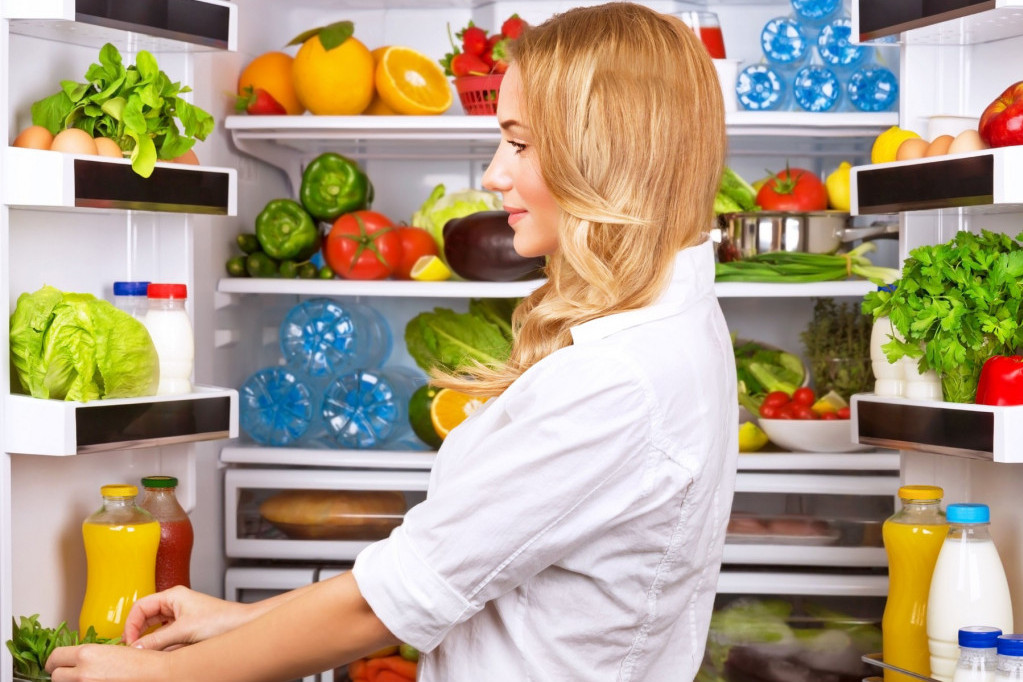 Mala zlatna pravila u frižideru: Kako pravilno čuvati voće i povrće da bi trajali duže