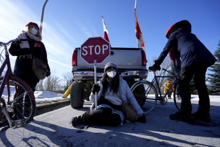 Odblokiran granični prelaz između SAD i Kanade! (FOTO/VIDEO)