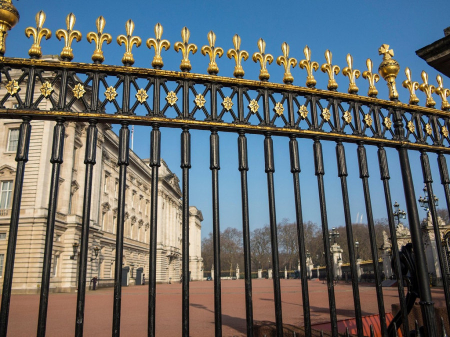 Kraljica traži dekoratera koji će ukrasiti Bakingemsku palatu za 30 hiljada funti