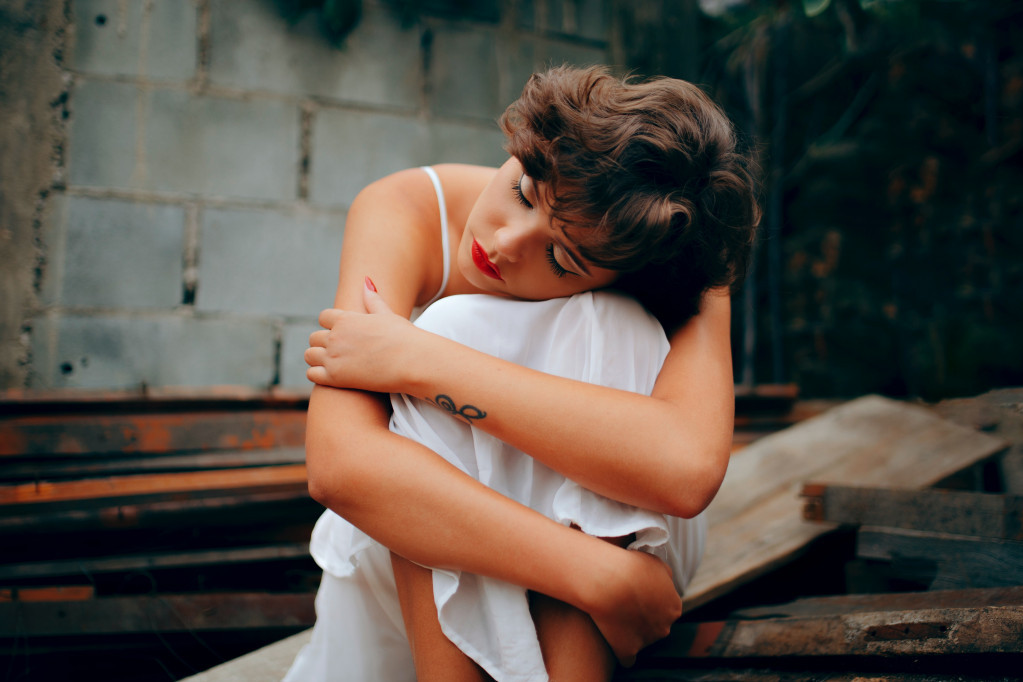 Da li smo izgubili veru u ljubav? Evo kako se odnosi redefinišu u savremenom društvu
