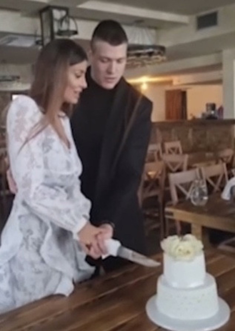 Sloba Radanović se oglasio posle venčanja sa Jelenom: Setio se oca na današnji dan, a ona pokazala burme! (FOTO)