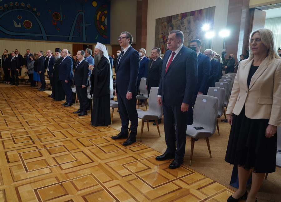 Vučić uručuje ordenje povodom Dana državnosti: "Ovo je naša zahvalnica vama za slobodnu Srbiju" (FOTO)
