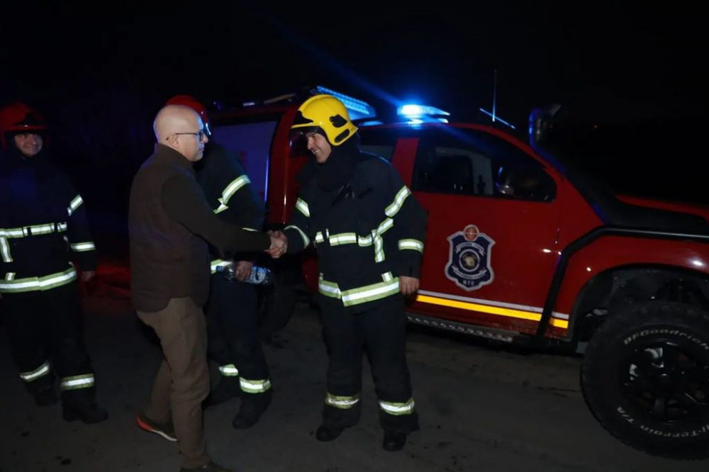 Gradonačelnik Vučević u Futogu: Prizori dramatični, ali uverio sam se da su naši vatrogasci neustrašivi (FOTO/VIDEO)
