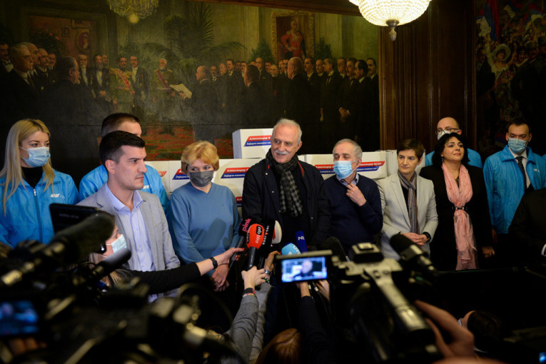 Ko sve stoji iza liste "Aleksandar Vučić"? Premijerka među prvima, doktori, sportisti, ugledni građani...