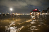 Alarm - opasnost po ljudske živote, orkanski vetrovi 260 kilometara na sat! Oluja "Junis" stigla do Velike Britanije (VIDEO)