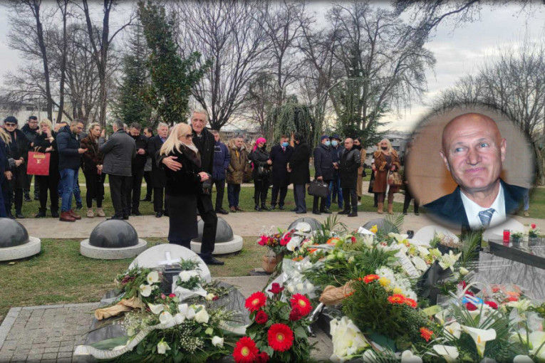 Suze i tuga na pomenu Šabanu Šauliću: Goca ne prestaje da jeca (FOTO/VIDEO)